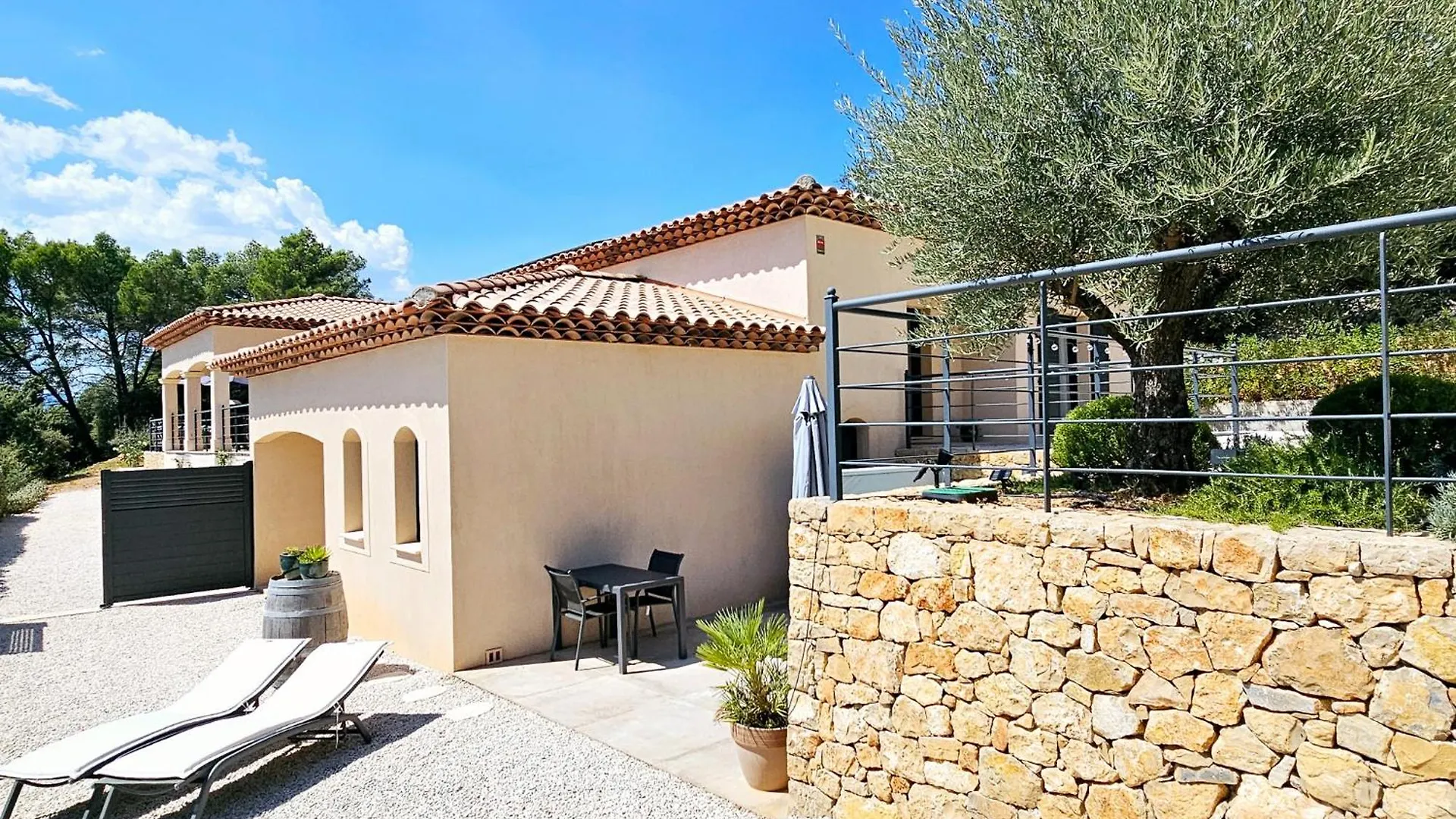 Couette-café Suite Sieste En Provence Entrecasteaux France